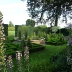 bourton-house-garden-knot-garden-and-basket-pond